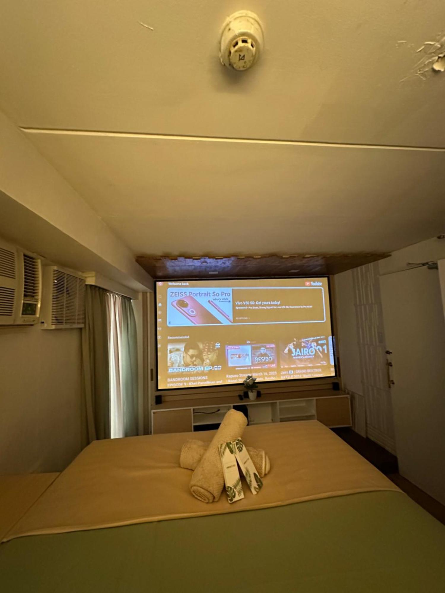 Aesthetic Unit With Cinema Theater Japan Technology Aparthotel *