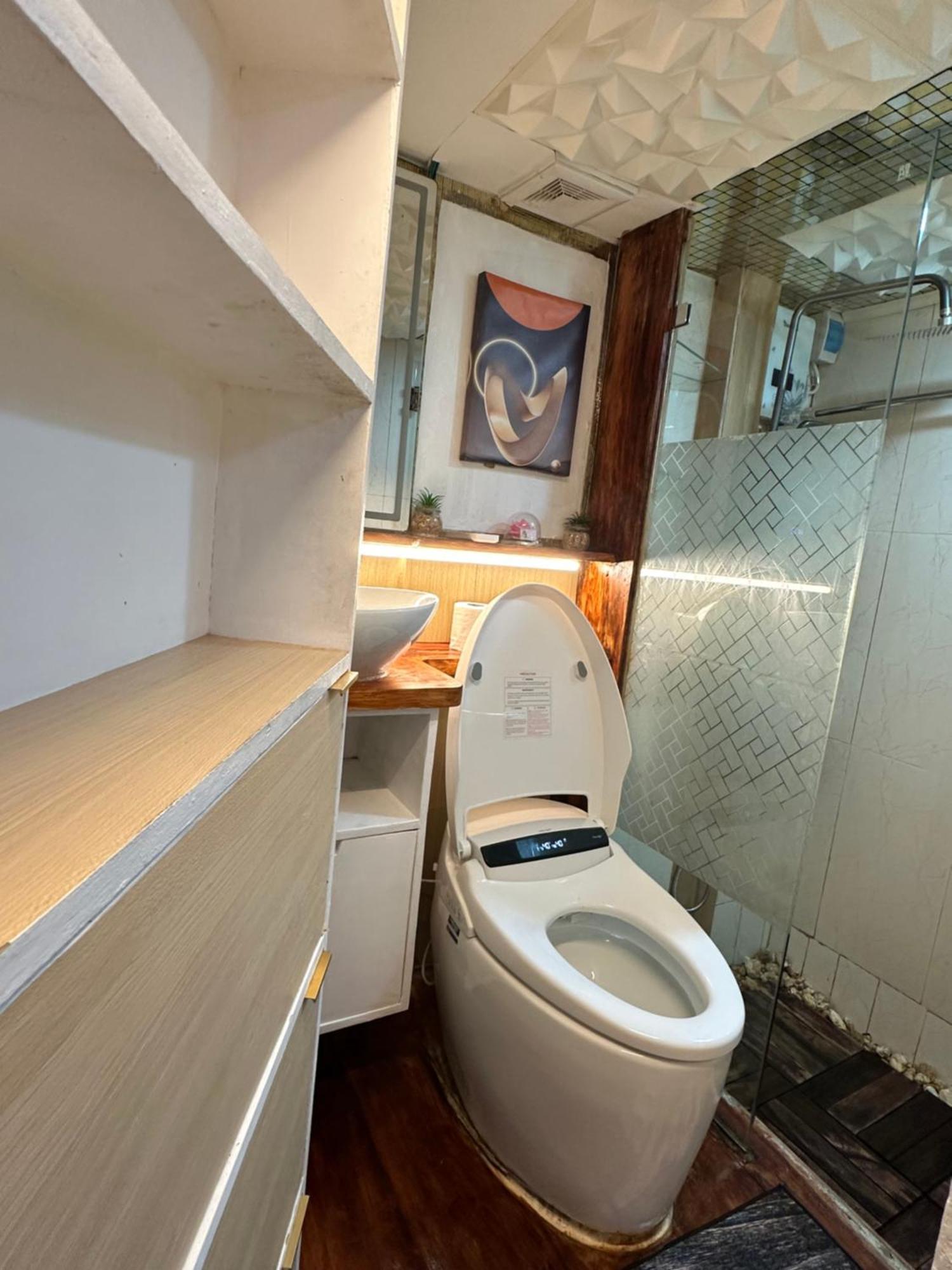 Aesthetic Unit With Cinema Theater Japan Technology * Manila